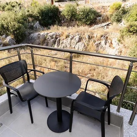 Mucobega Sarandë